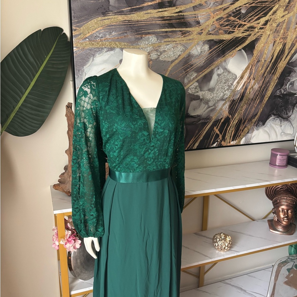 Emerald Green Lace Long Sleeve Maxi Dress